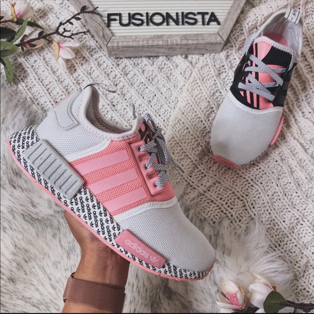 ‼️sold‼️🍭 Adidas NMD R1 White/Pink Spc. 5.5Y/7W - Picture 3 of 9